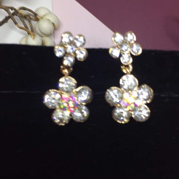 Jewelry - Cherry blossoms 🌸 Diamond Drop Earrings